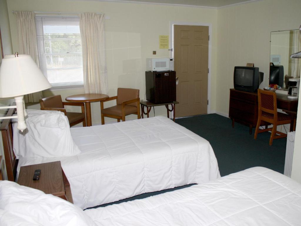 Falcon Motel Buxton Room photo
