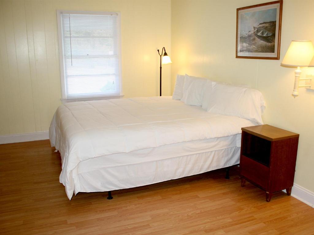 Falcon Motel Buxton Room photo