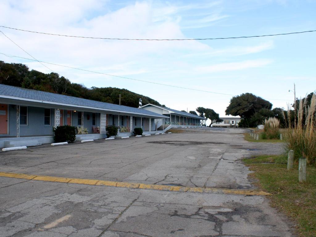 Falcon Motel Buxton Exterior photo